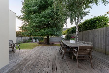 15 Highbury Grove, Kew VIC 3101 - House For Rent | Domain - Photo 5