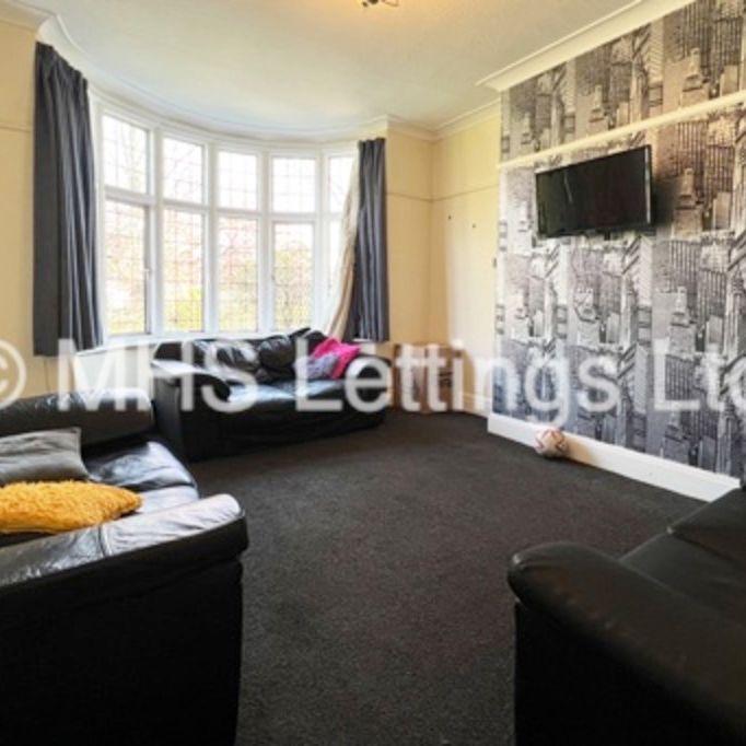 6 Bedroom Semi-Detached House for rent in Otley Road - Photo 1