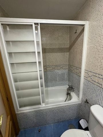 Calle del Teniente Muñoz Díaz, Madrid, Community of Madrid 28018 - Photo 4