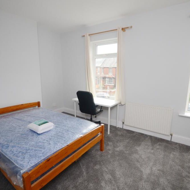4 bedroom terraced house to rent - Photo 1