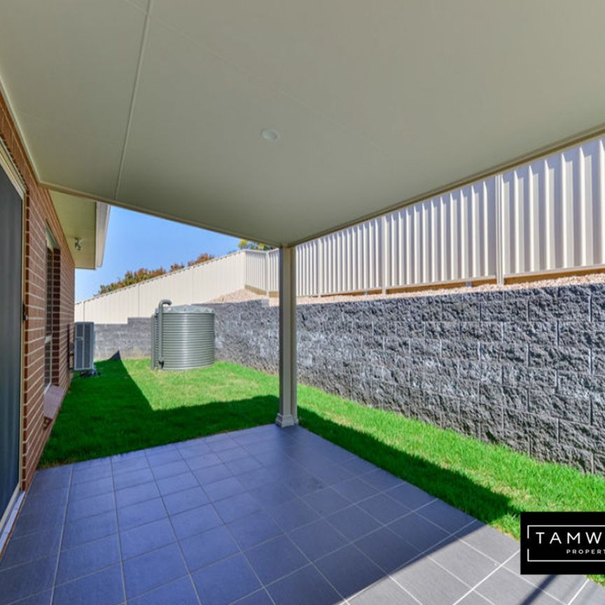 NORTH TAMWORTH - Two Bedroom and Two Bathroom Unit - Photo 1