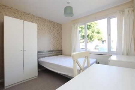 4 bedroom house to rent - Photo 2