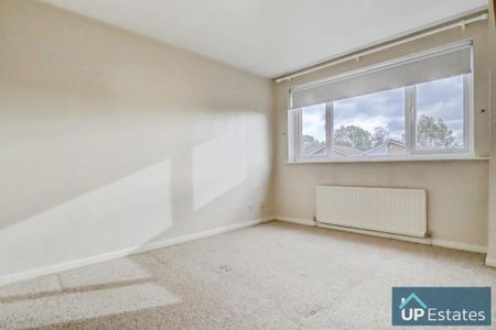 3 bedroom detached house to rent - Photo 4