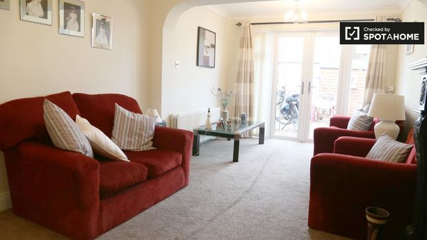 Cosy room to rent in house in North Central Area, Dublin - Photo 1