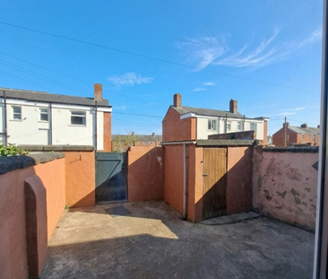 3 bedroom terraced house to rent - Photo 2