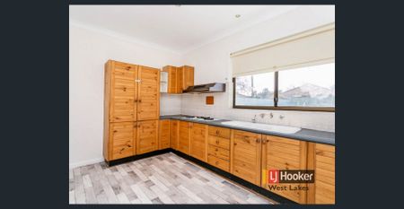 Character Home - Photo 3