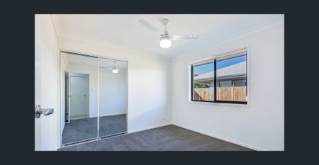 4 BEDROOM HOME ON SPACIOUS BLOCK - Photo 4