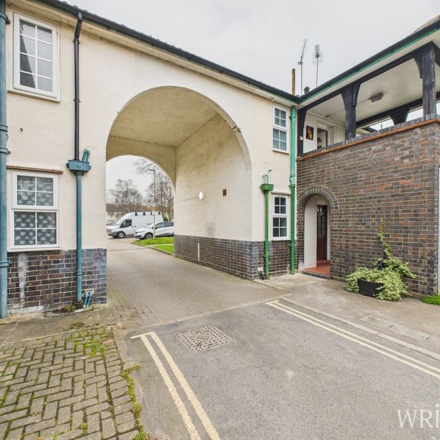 1 bedroom Flat - GUESSENS COURT, WELWYN GARDEN CITY. - Photo 1