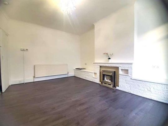 Elm Street, Newsome, Huddersfield, HD4 - Photo 1