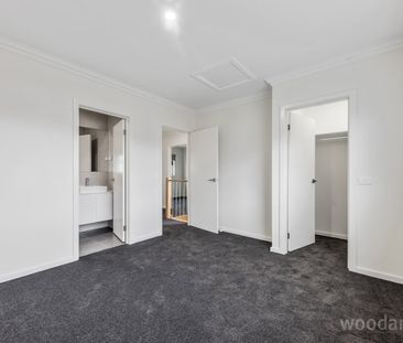 Stylish Near New with Enormous Appeal! - Photo 5