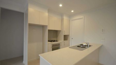 Open the Door to Light and bright family living - Photo 5