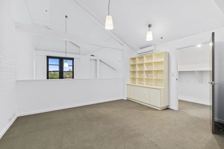 SPACIOUS WAREHOUSE STYLE LIVING IN 'WARATAH MILLS' - Photo 5
