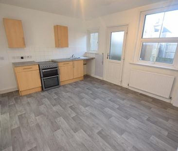 2 bedroom terraced house to rent - Photo 6