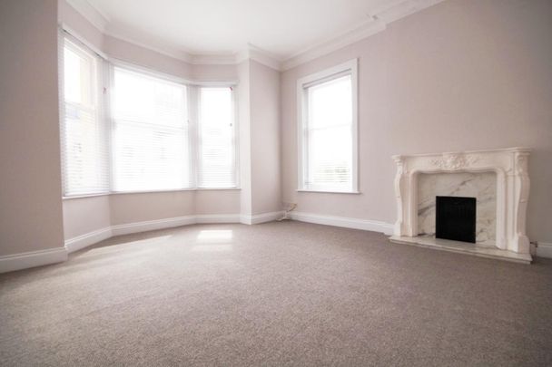 A 2 Bedroom Flat in Western Road GL50 3RJ - Photo 1