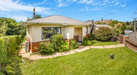 Totally Renovated 2 Bedroom Home. - Photo 2