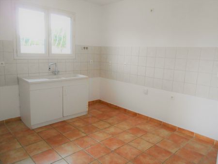 GALARGUES - Villa T4 de plain pied de 91,20m² avec jardin et garage - Photo 3