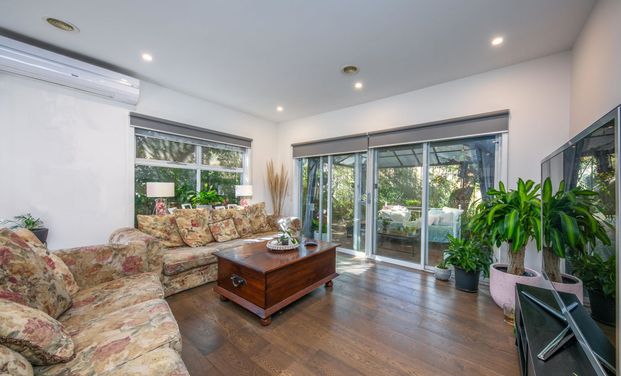 2/43 Grant Avenue, Gisborne - Photo 1