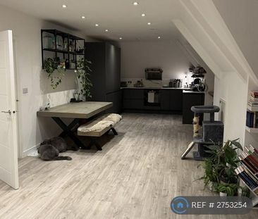 2 bedroom penthouse to rent - Photo 1