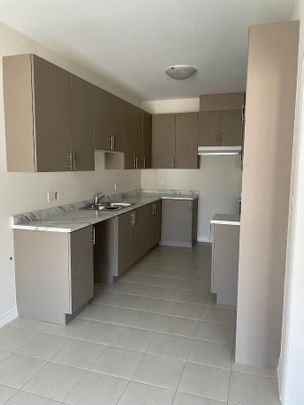 For Lease - 72 Baker Street, Thorold, Ontario - Photo 1