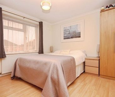 Brightside Avenue, Staines-upon-Thames, Surrey, TW18 1NG - Photo 5