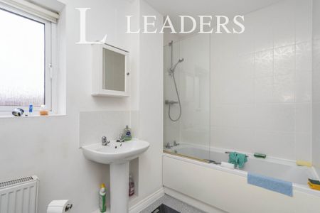 2 bedroom apartment to rent Foxtail Road, Waterlooville, Hampshire, PO7 - Photo 5