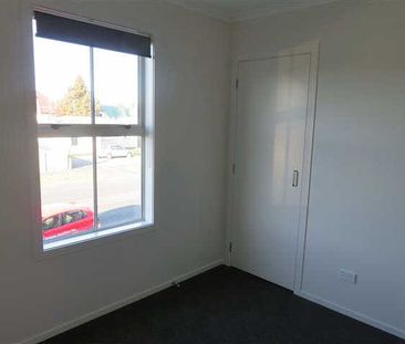 Three bedroom town house is located within a short walk to Waikato ... - Photo 4
