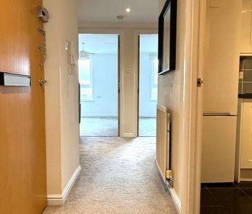 2 bedroom flat to rent - Photo 4