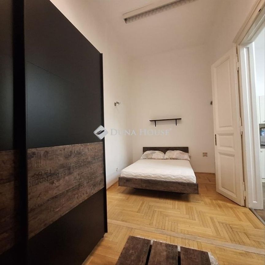 Kiadó jó állapotú lakás - Budapest V. kerület - Photo 1