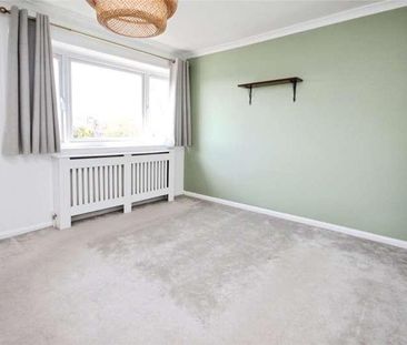 The Hawthorns, Loughton, IG10 - Photo 5