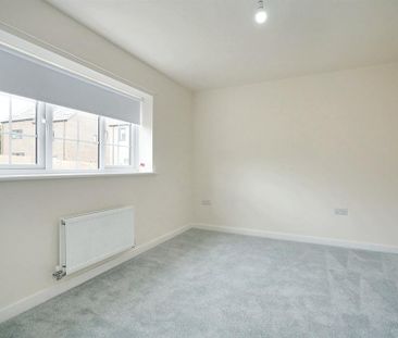 2 bedroom semi-detached house to rent - Photo 3