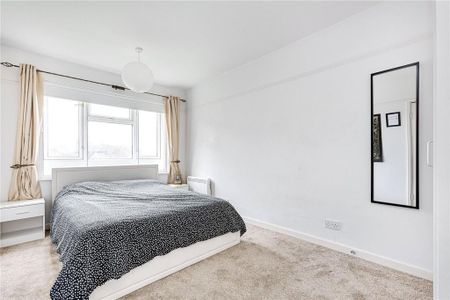 3 bedroom flat to rent - Photo 4