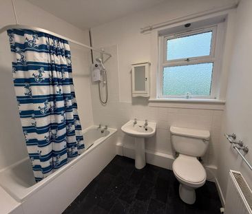 2 bedroom bungalow to rent - Photo 2