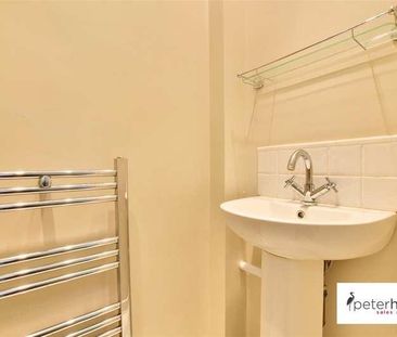 Warwick Drive, East Herrington, Sunderland, SR3 - Photo 2