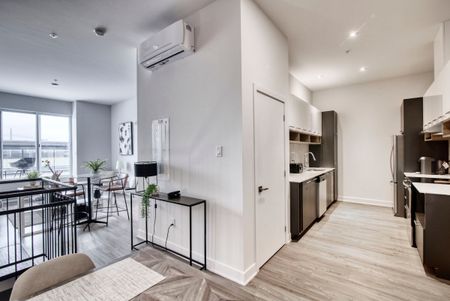 9675 Av. Papineau - Photo 2
