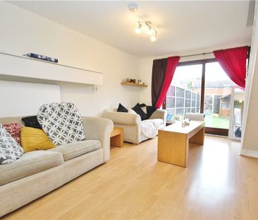 Seymour Way, Sunbury-on-Thames, Surrey, TW16 7NL - Photo 2
