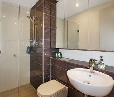 Fully Furnished One Bedroom Apartment with Parking and Study - Photo 6