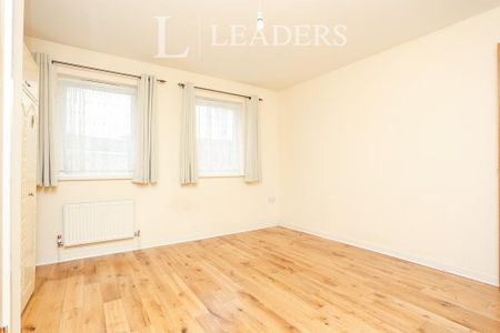 4 bedroom terraced house to rent - Photo 5