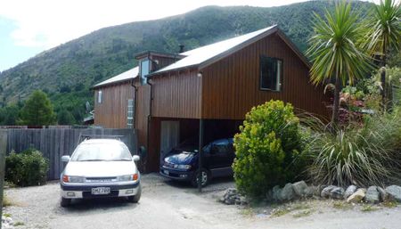 A Unique 3-Bedroom Home in Closeburn, Queenstown - Photo 5