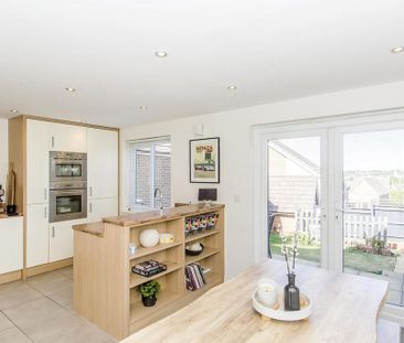 3 bedroom detached house to rent - Photo 2