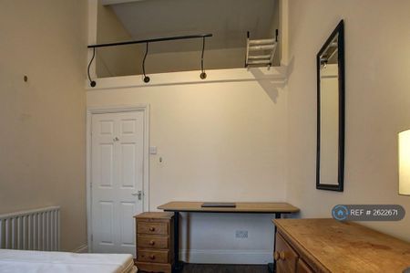 2 bedroom flat to rent - Photo 4