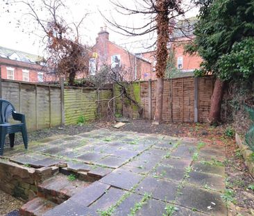 1 bedroom Flat To Let - Photo 2