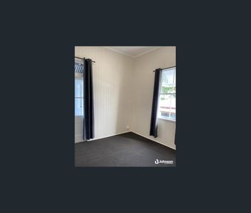 11 Hamilton Road, Wavell Heights, Qld 4012 - Photo 4