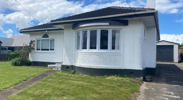 76 Lorne Street - Revamped and ready to go! - Photo 1