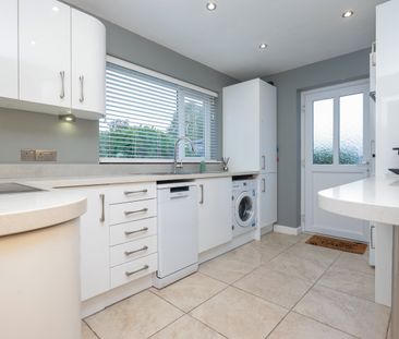 3 bed detached house to rent in Broadwater Avenue, Whitecliff, BH14 - Photo 4