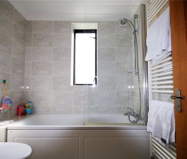 4 bedroom terraced house to rent - Photo 5