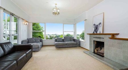 Large family home in great location - Photo 5