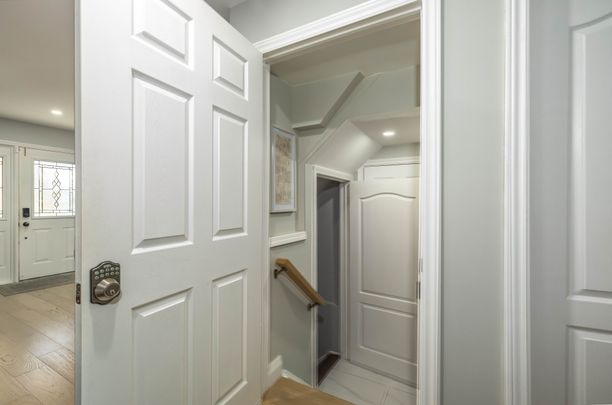 For Lease - 2362 Proudfoot Trail Unit# Bsmt, Oakville, Ontario - Photo 1