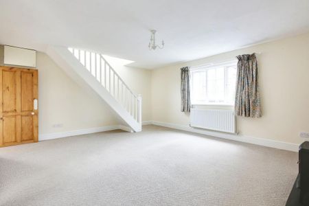 2 bedroom terraced house to rent - Photo 2