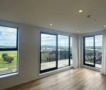 Top Level Apartment - Photo 5