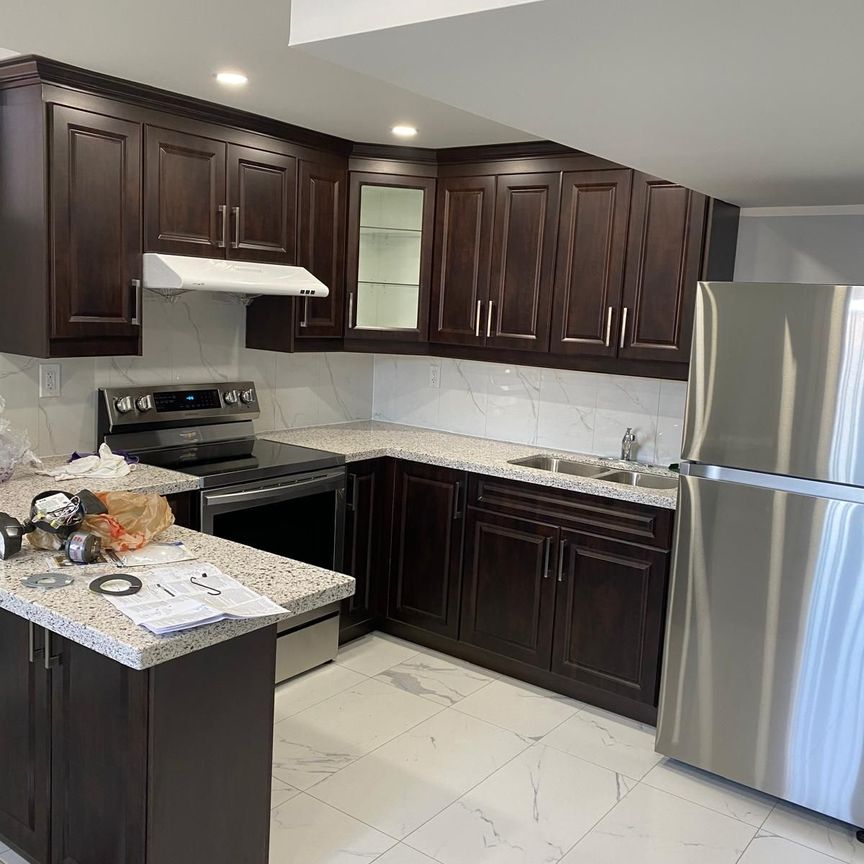 For Lease - 300 Miller Park Avenue, Bradford West Gwillimbury, Ontario - Photo 1